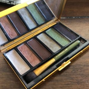 MAC eyeshadow pattern maker palette green brown